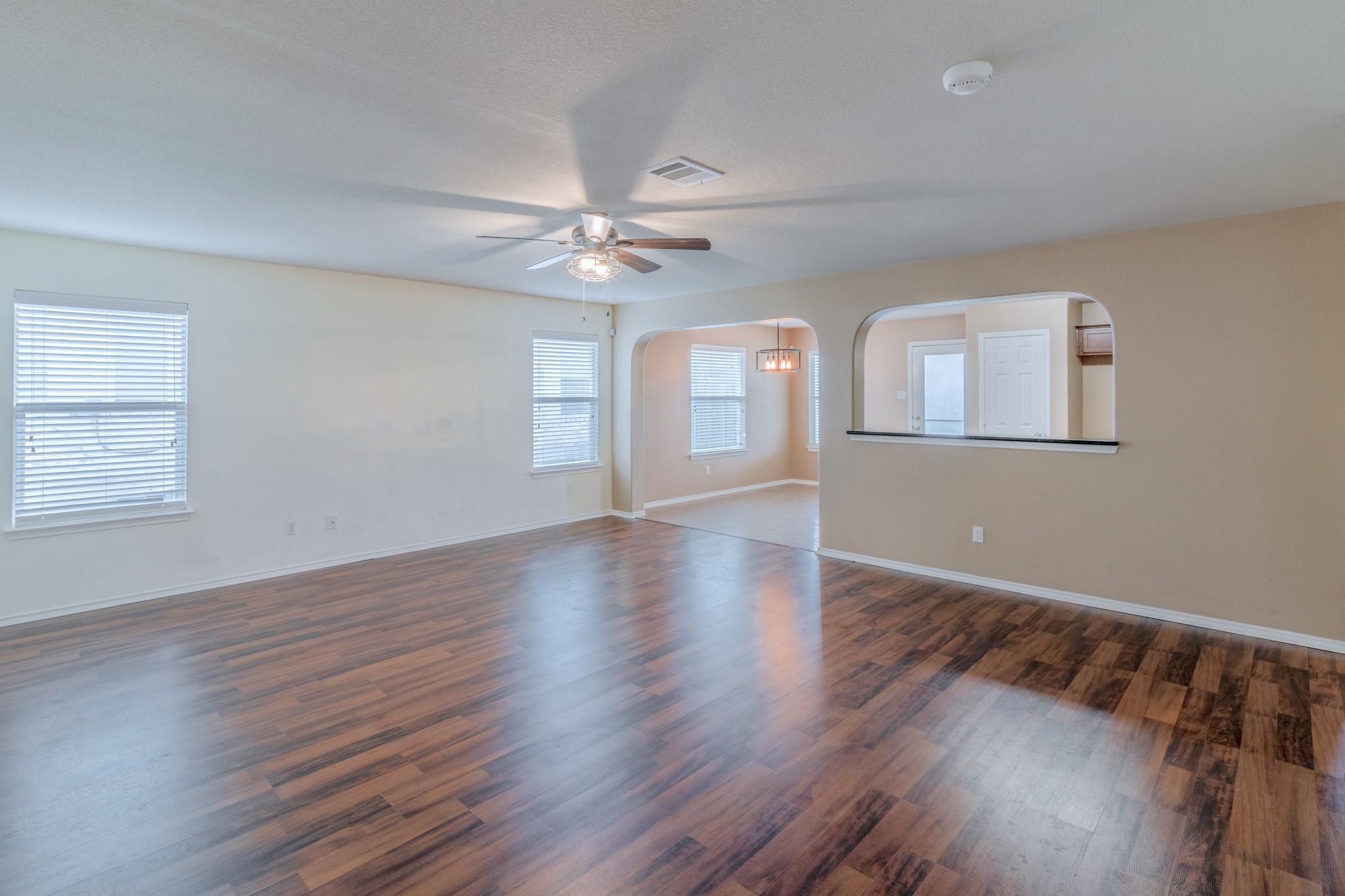 328 Baldwin St, Hutto, TX 78634