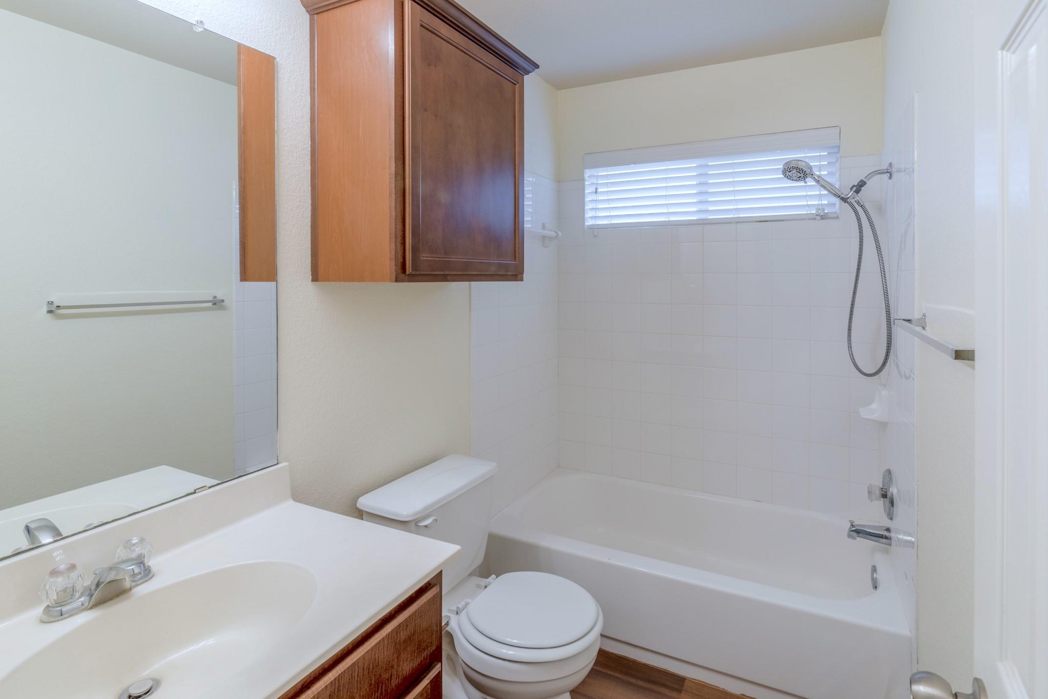 328 Baldwin St, Hutto, TX 78634