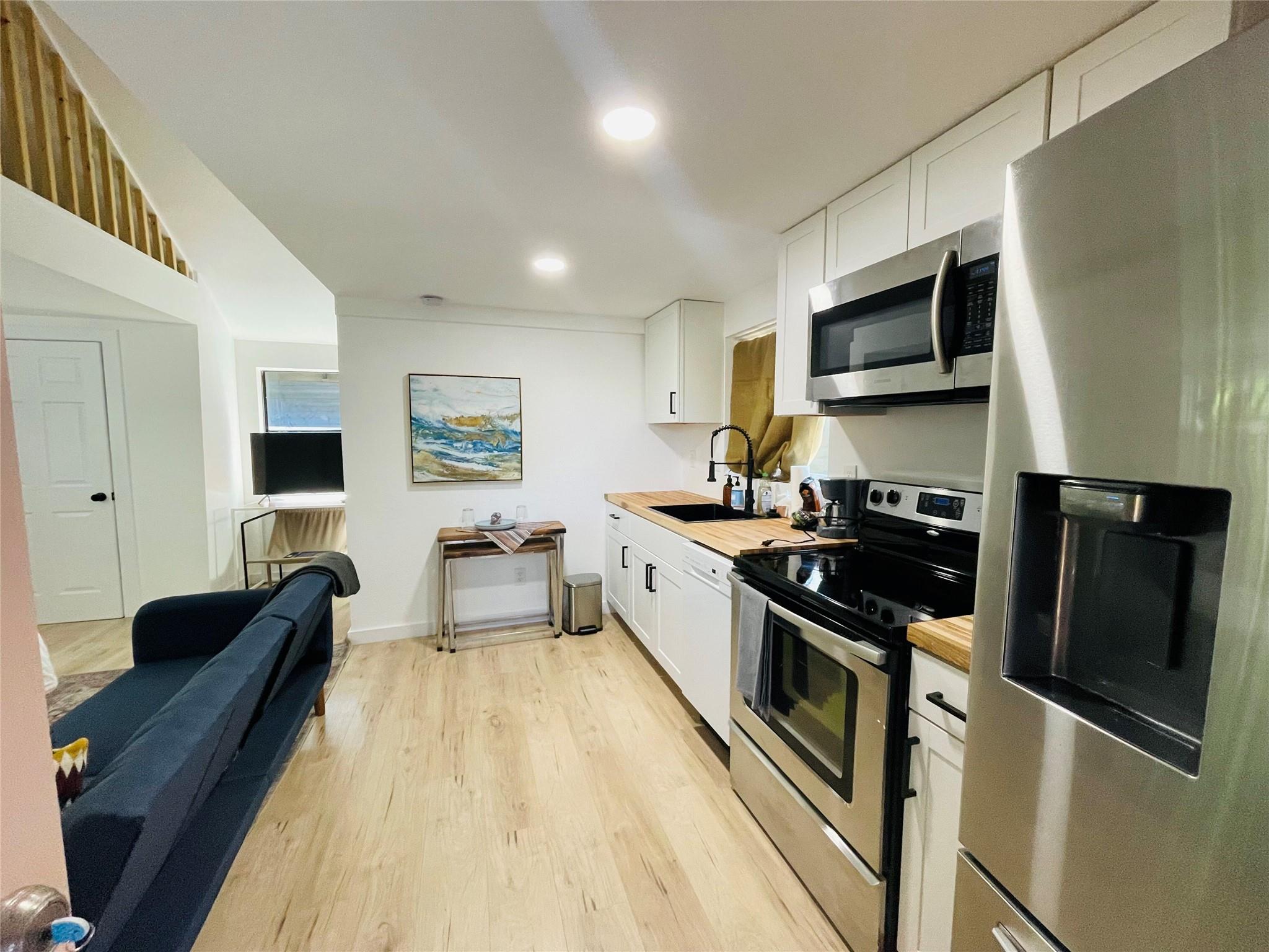 1403 Newfield Ln, Austin, TX 78703