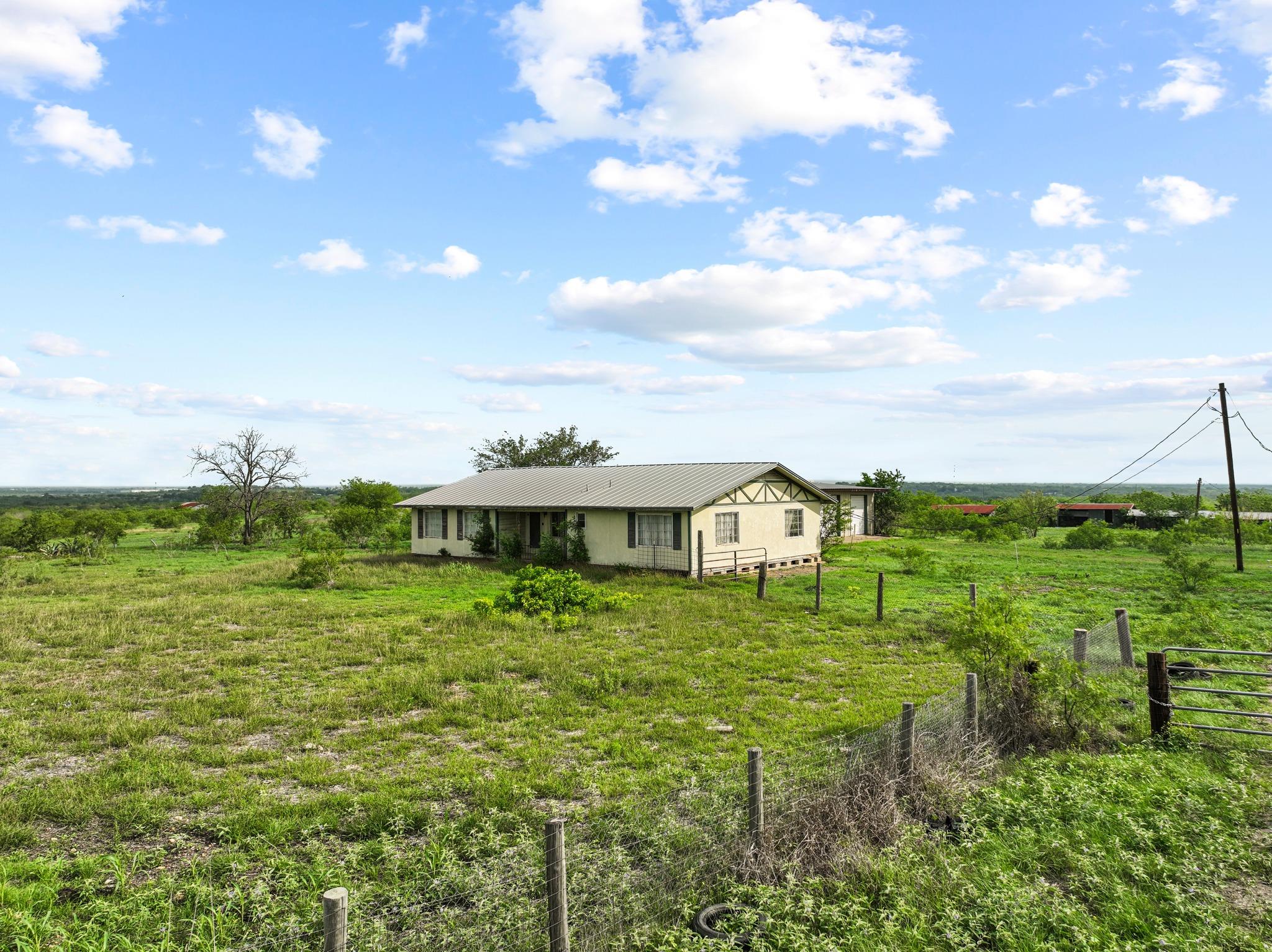 14104 Hokanson Rd, Del Valle, TX 78617
