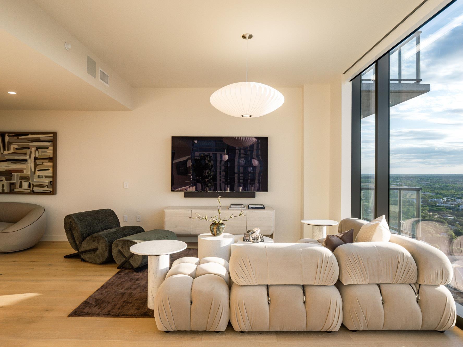 44 East Ave # 3303, Austin, TX 78701