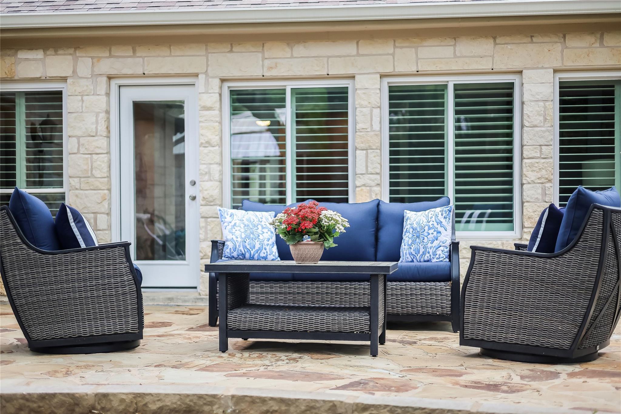 906 Texas Trl, Austin, TX 78737