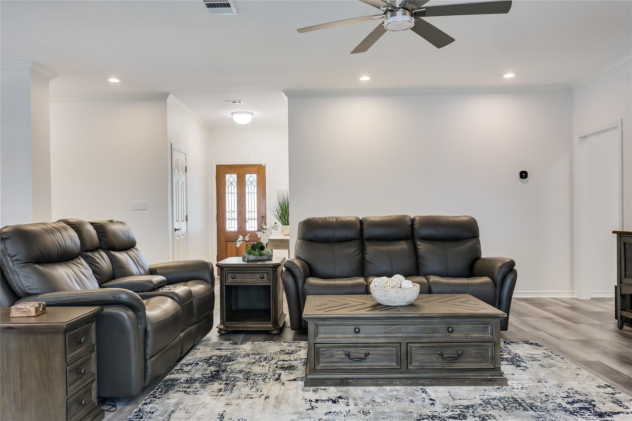 906 Texas Trl, Austin, TX 78737