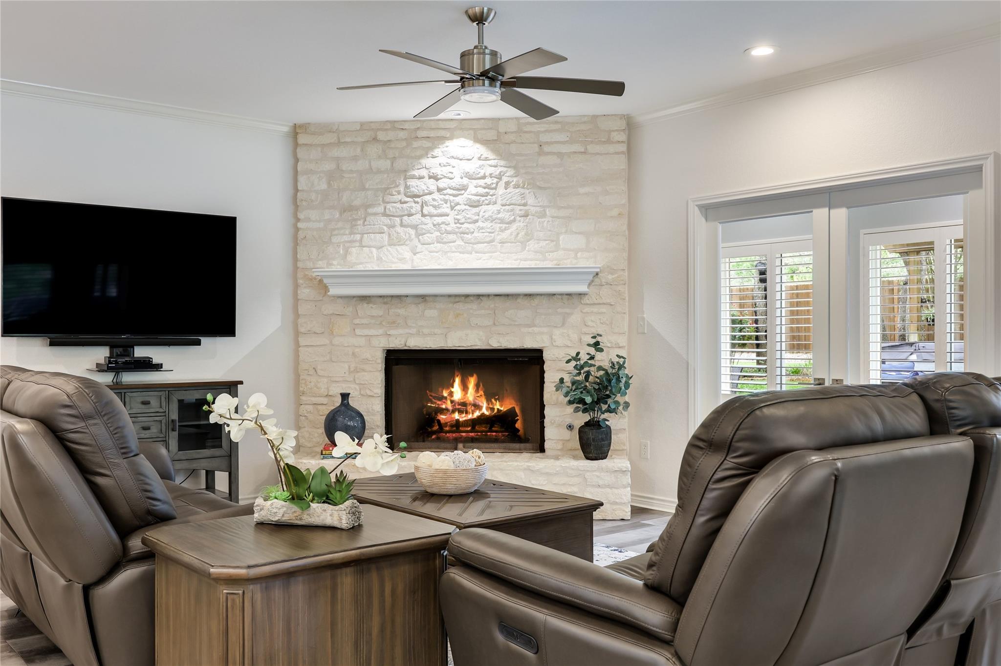 906 Texas Trl, Austin, TX 78737