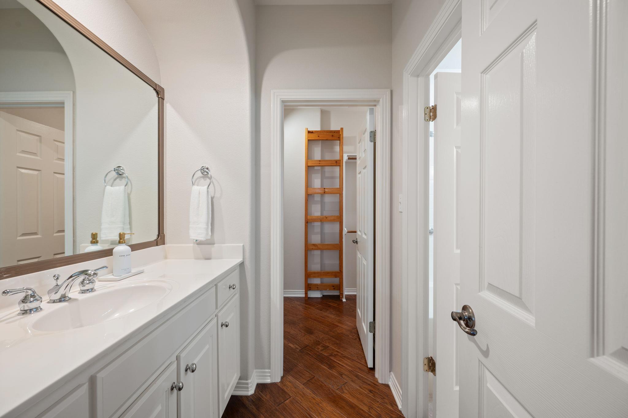 11603 Ladera Vista Dr # 25, Austin, TX 78759