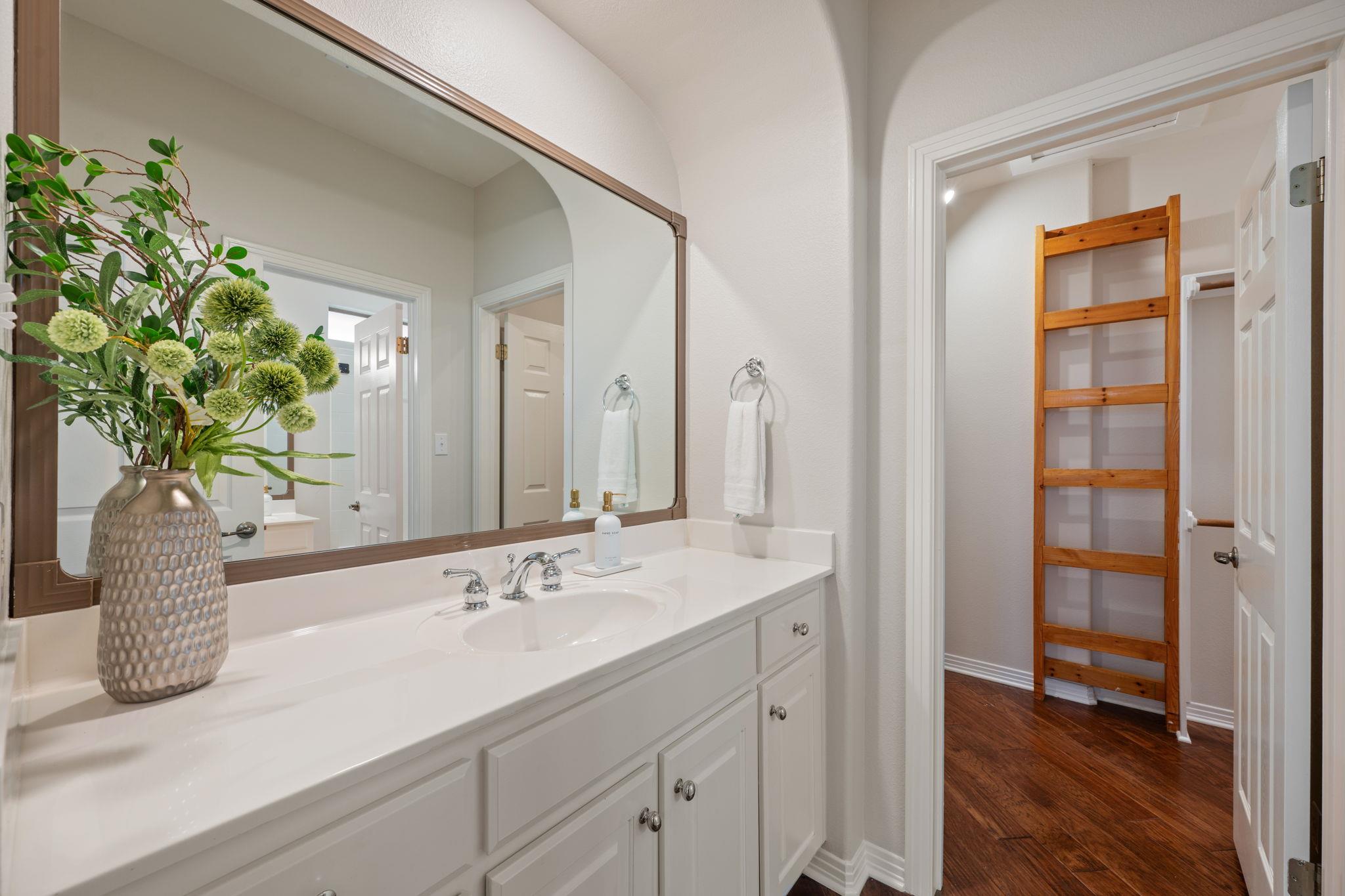 11603 Ladera Vista Dr # 25, Austin, TX 78759