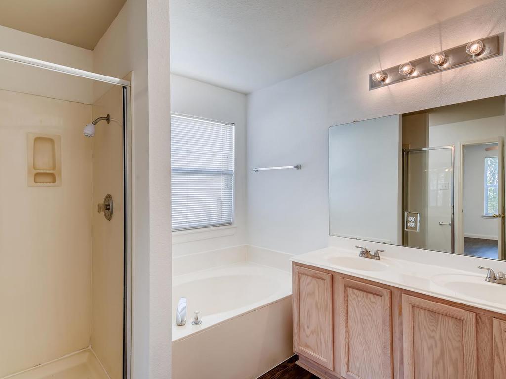 200 Buttercup St, Kyle, TX 78640