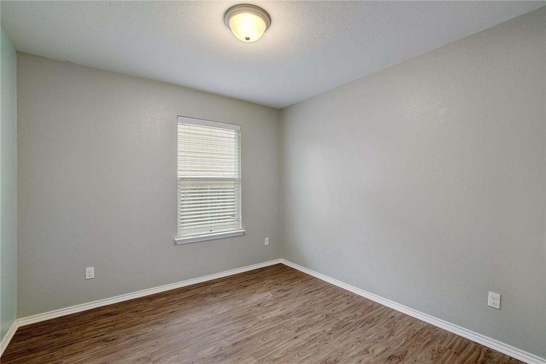 261 New Bridge Dr, Kyle, TX 78640