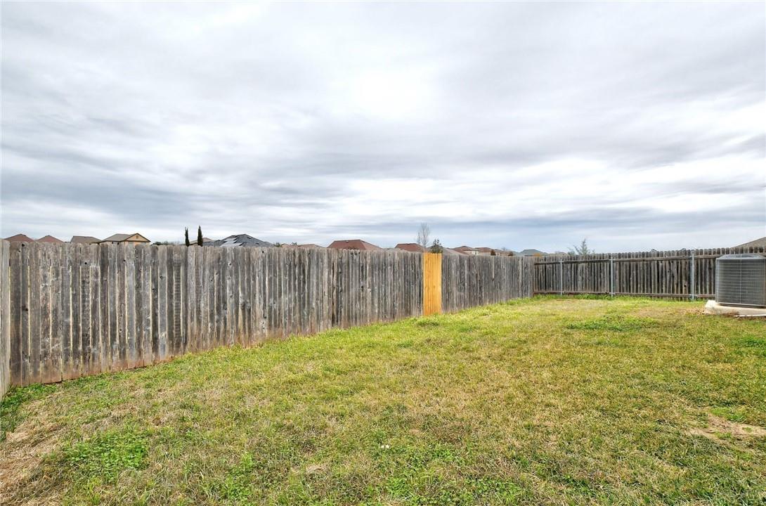 261 New Bridge Dr, Kyle, TX 78640