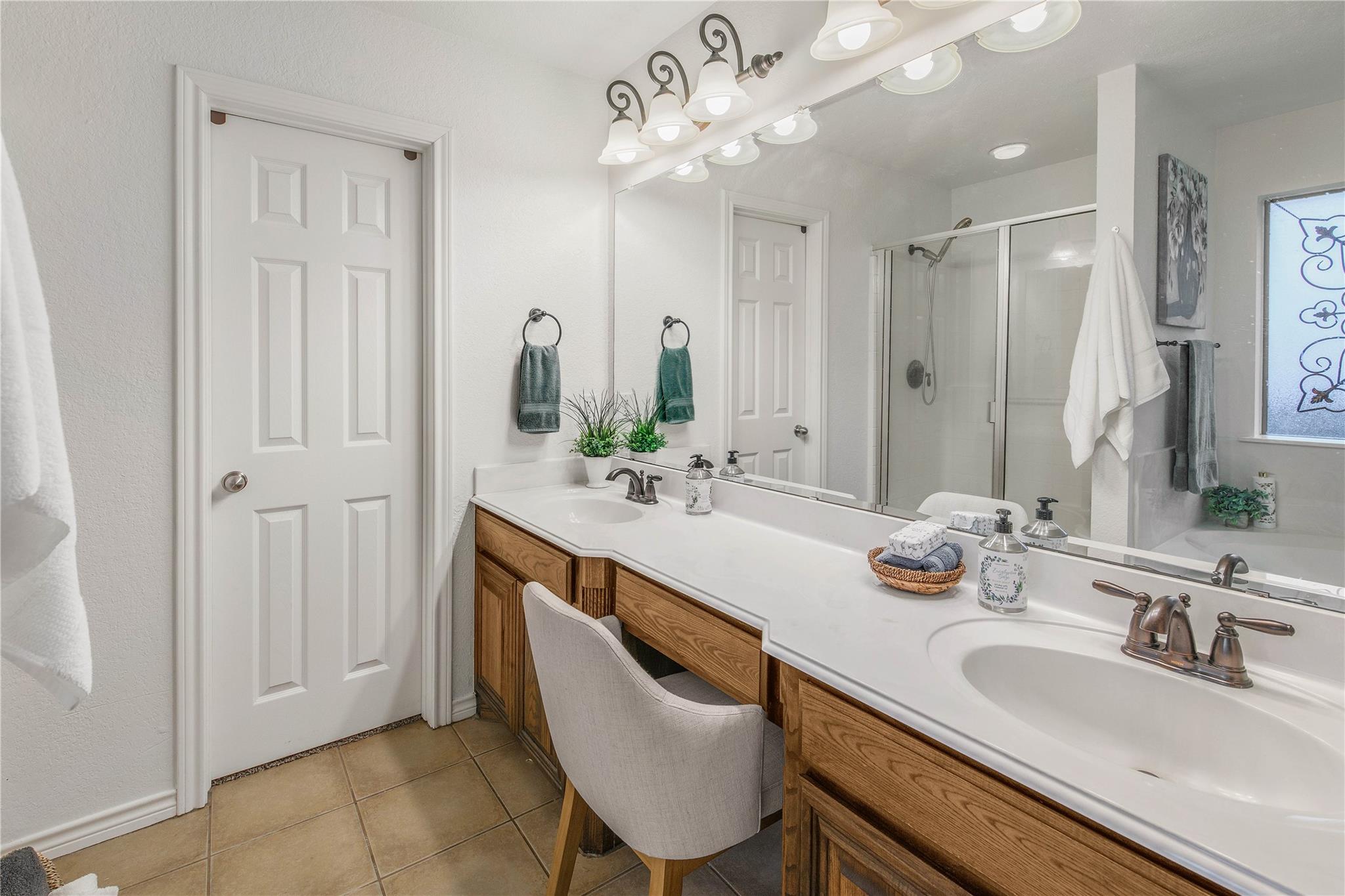 2477 Newark Cir, College Station, TX 77845