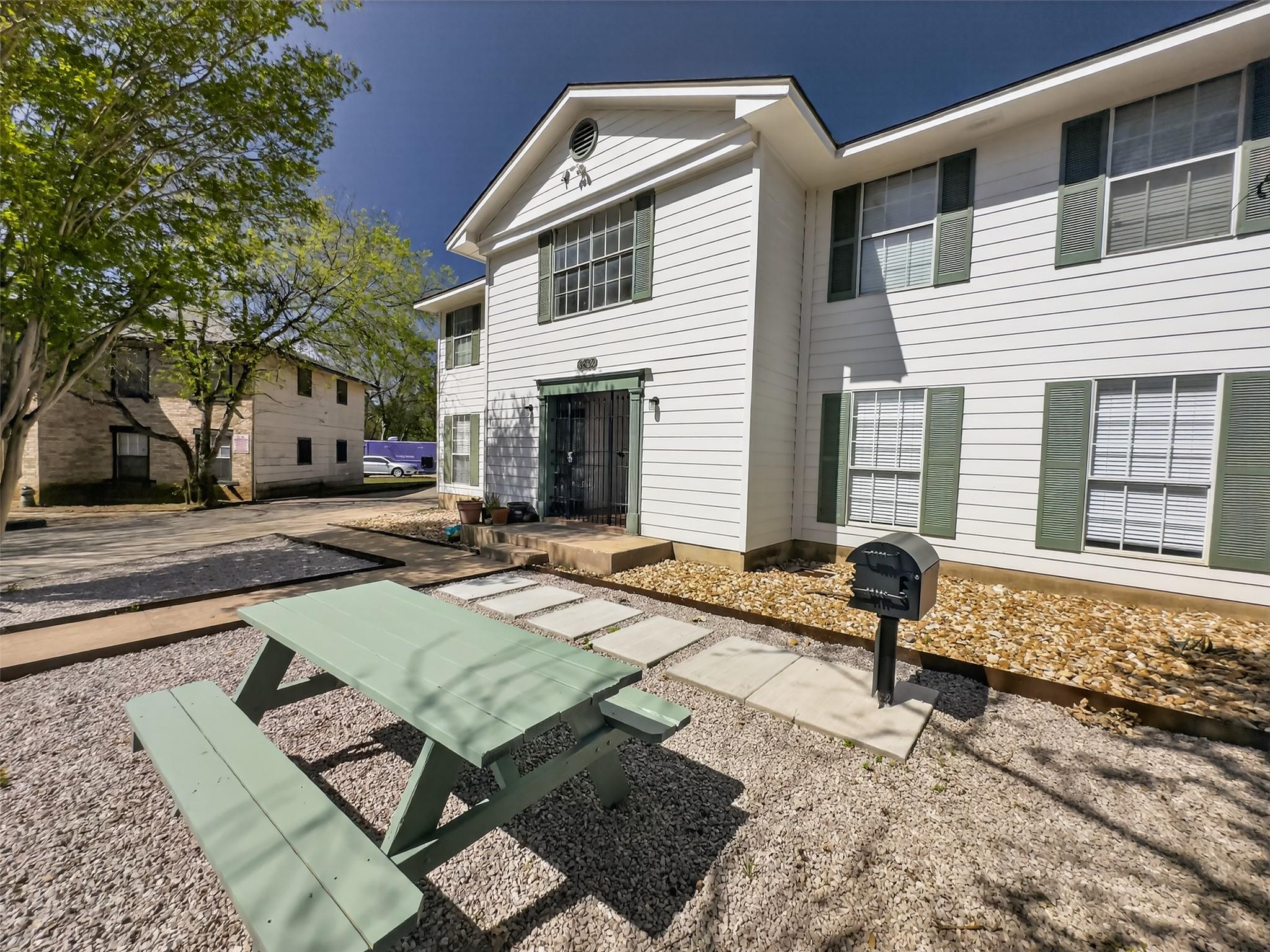 3432 Willowrun Dr # B, Austin, TX 78704