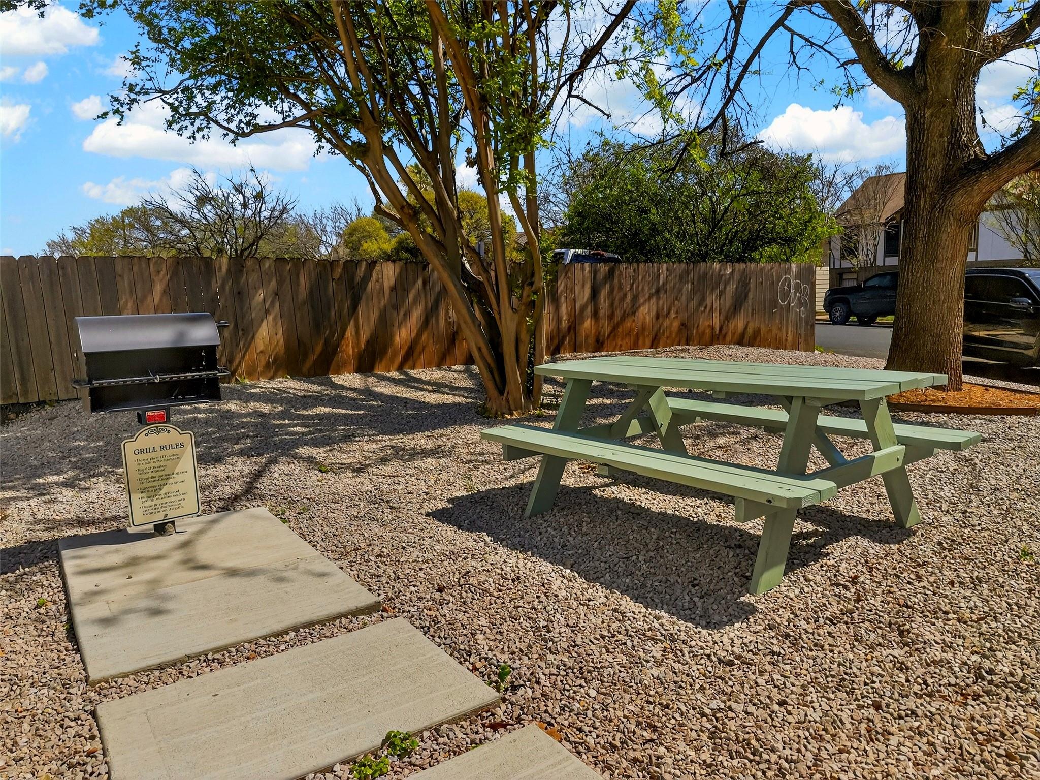 3432 Willowrun Dr # B, Austin, TX 78704