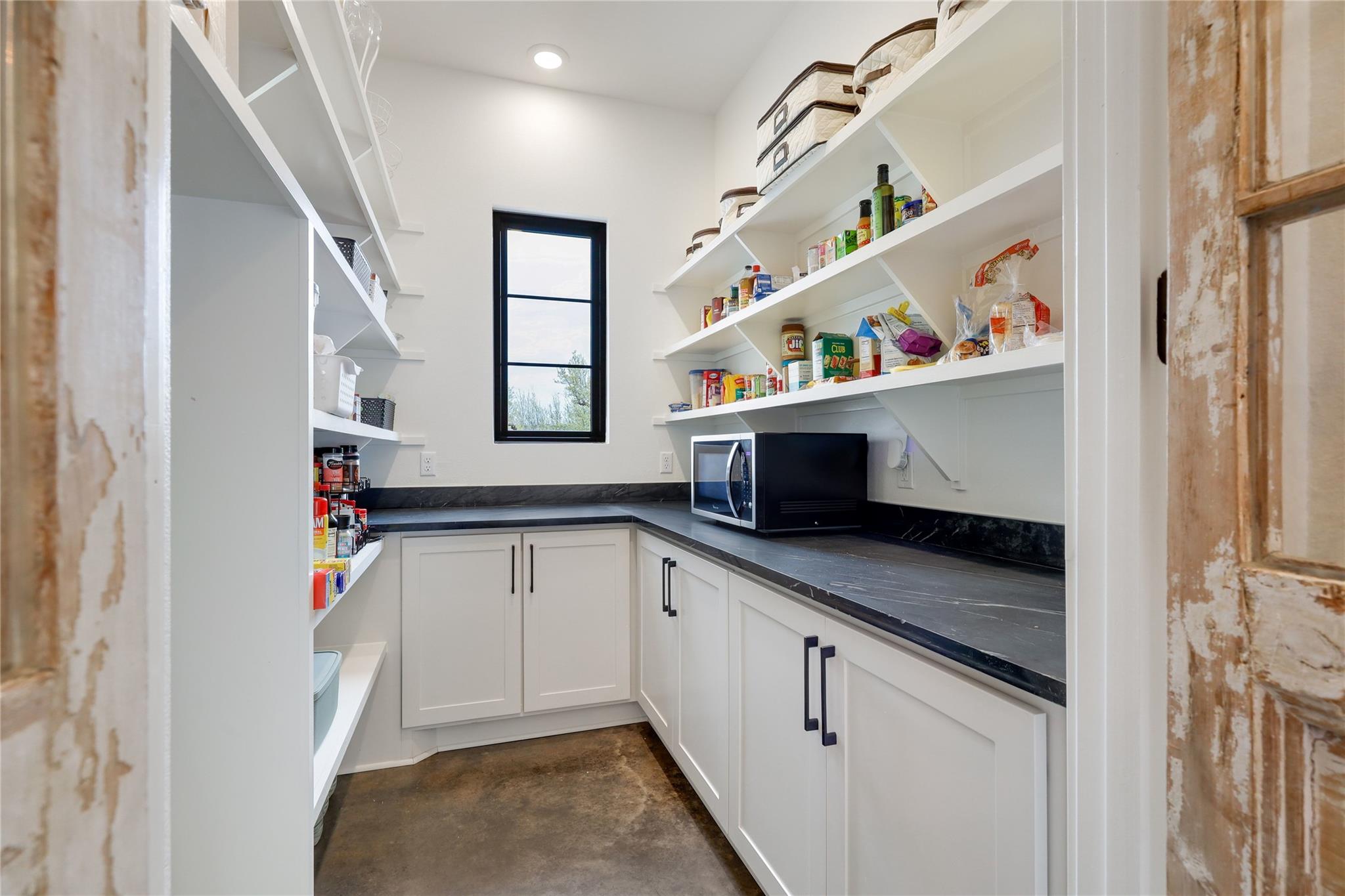 329 Calvary Cv, Dripping Springs, TX 78620