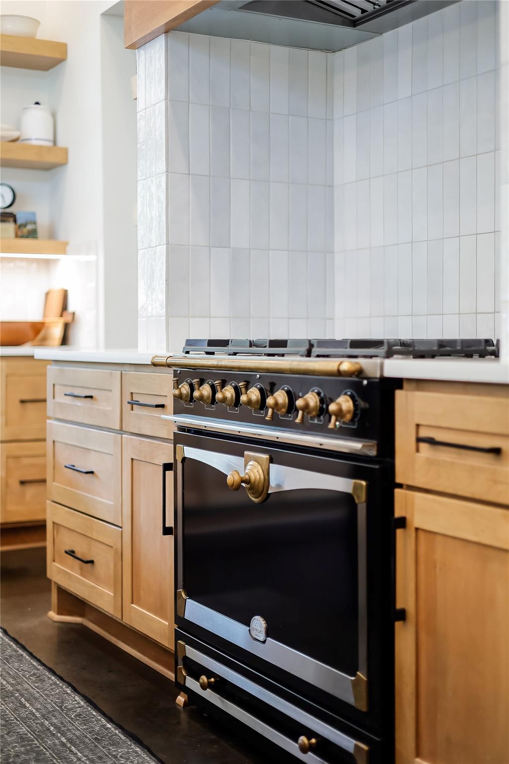 329 Calvary Cv, Dripping Springs, TX 78620