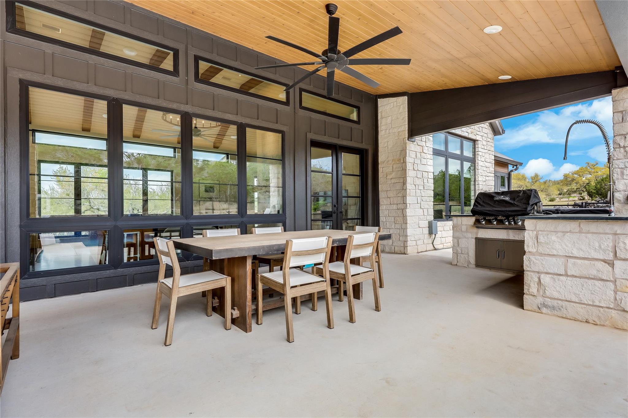 329 Calvary Cv, Dripping Springs, TX 78620