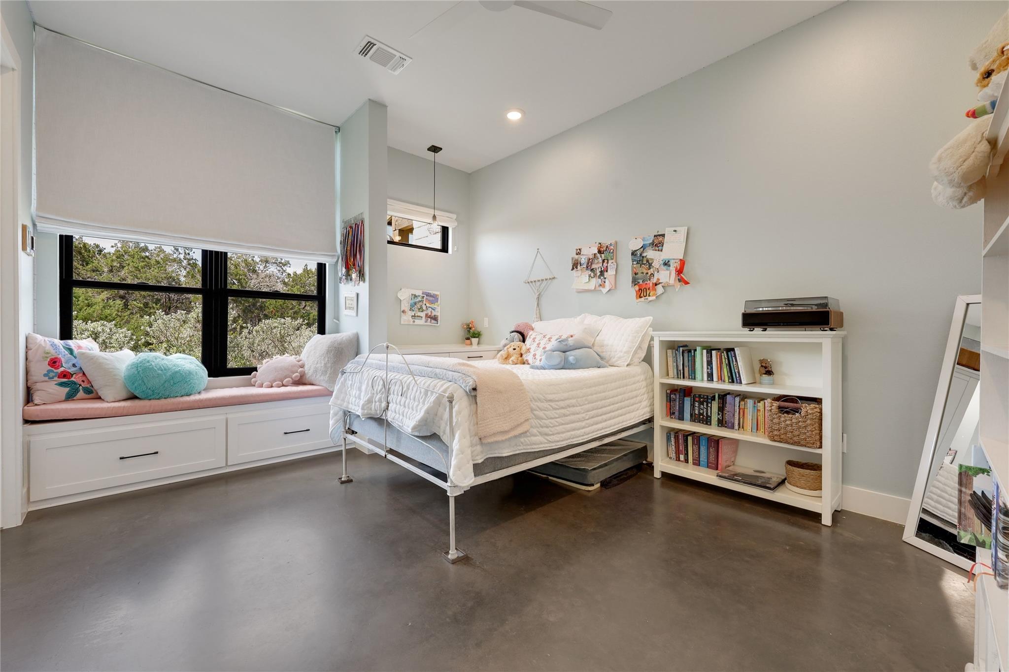 329 Calvary Cv, Dripping Springs, TX 78620