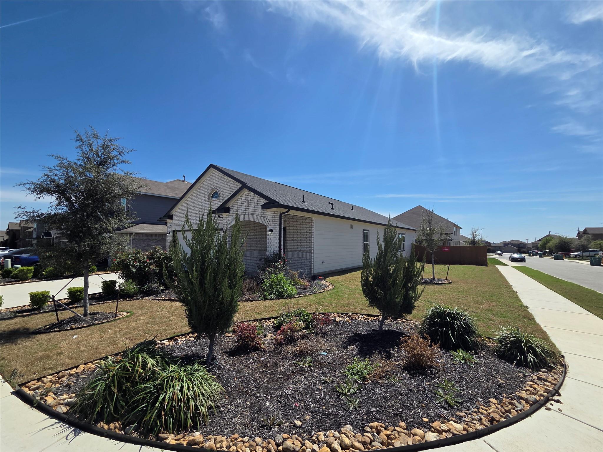 8902 Grand Western, Converse, TX 78109