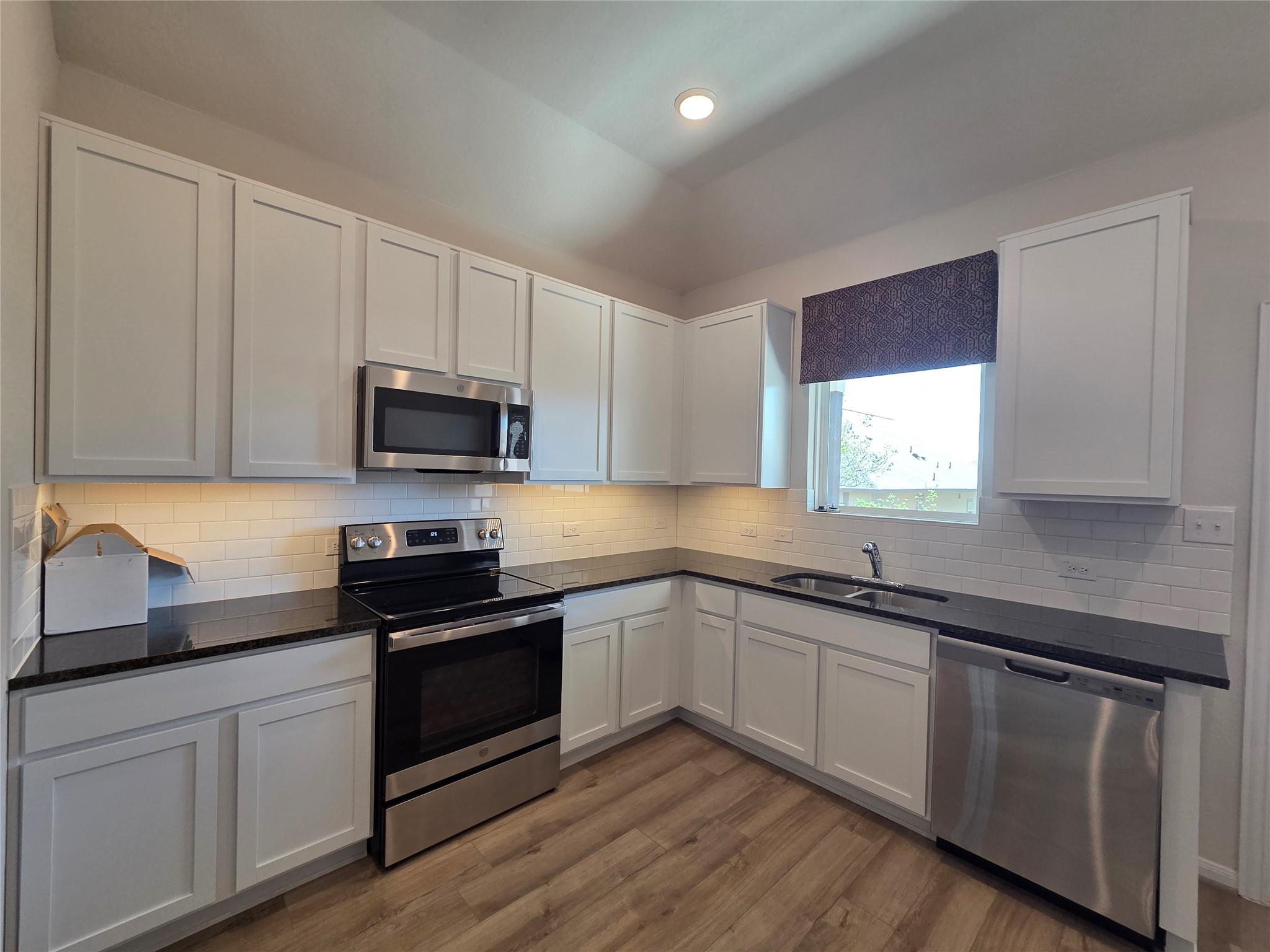 8902 Grand Western, Converse, TX 78109