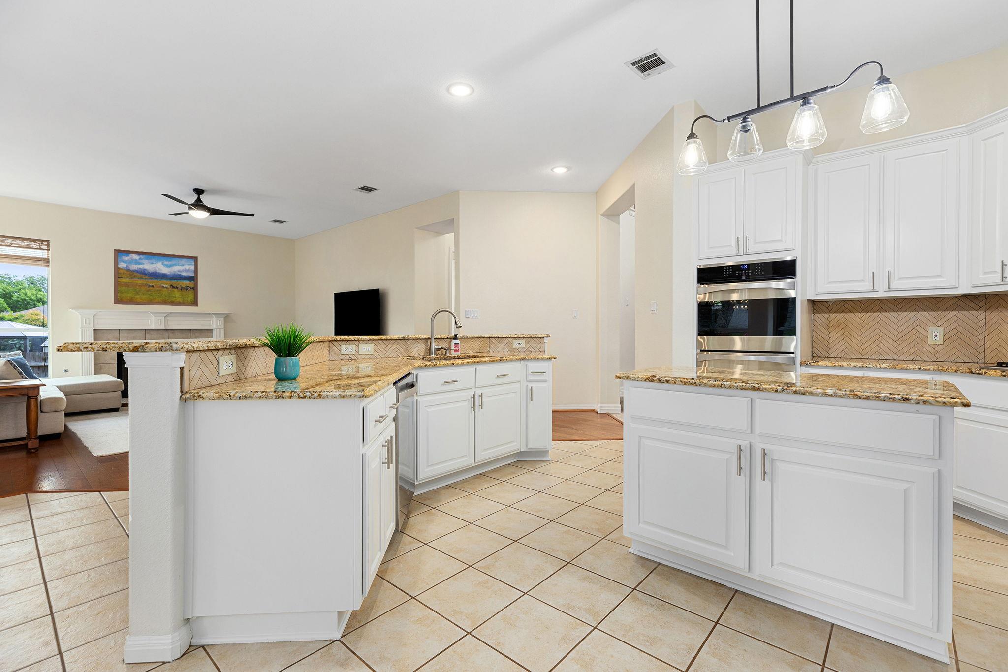 1914 Mulligan Dr, Round Rock, TX 78664