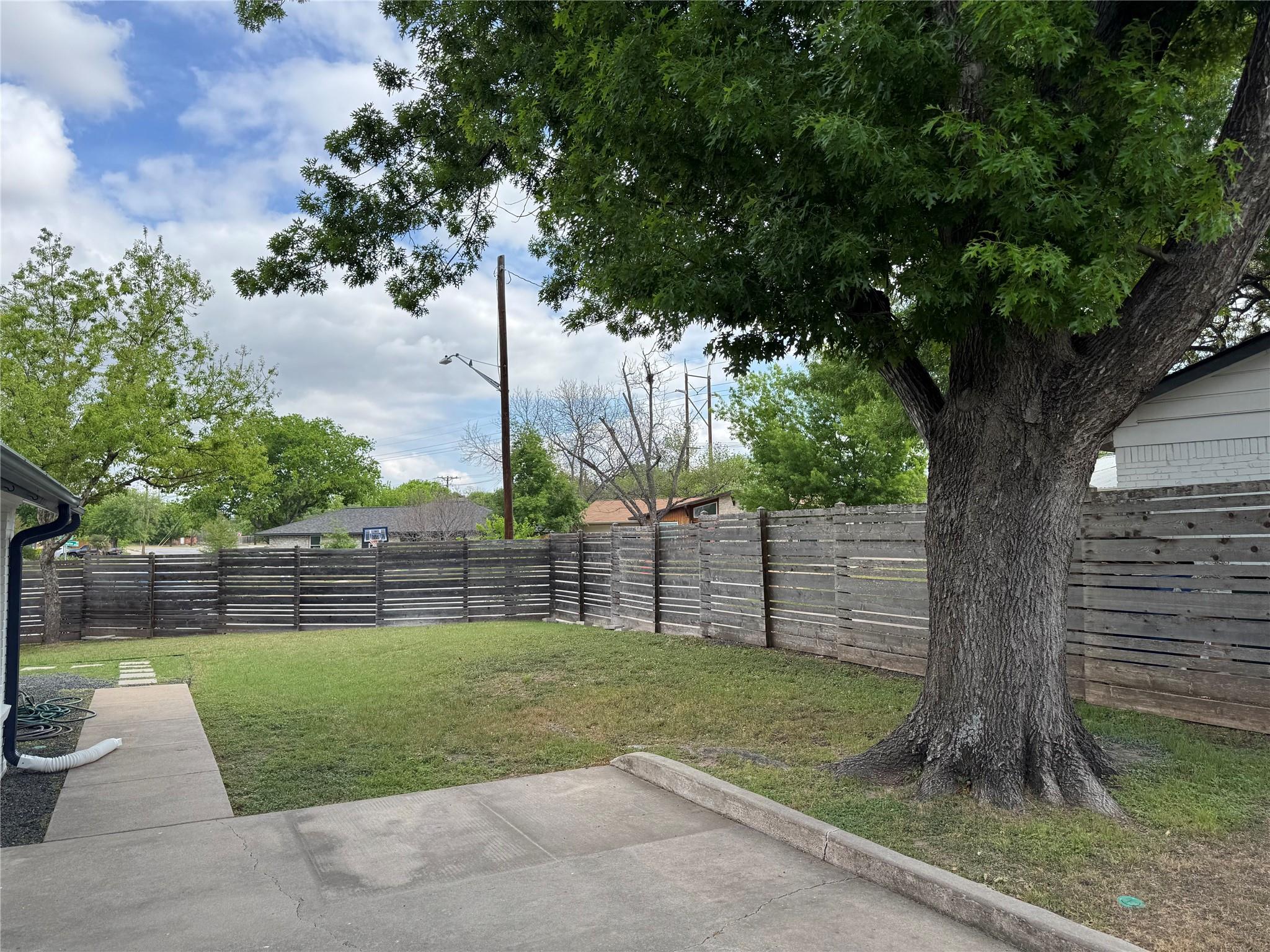 5805 N Hampton Dr, Austin, TX 78723