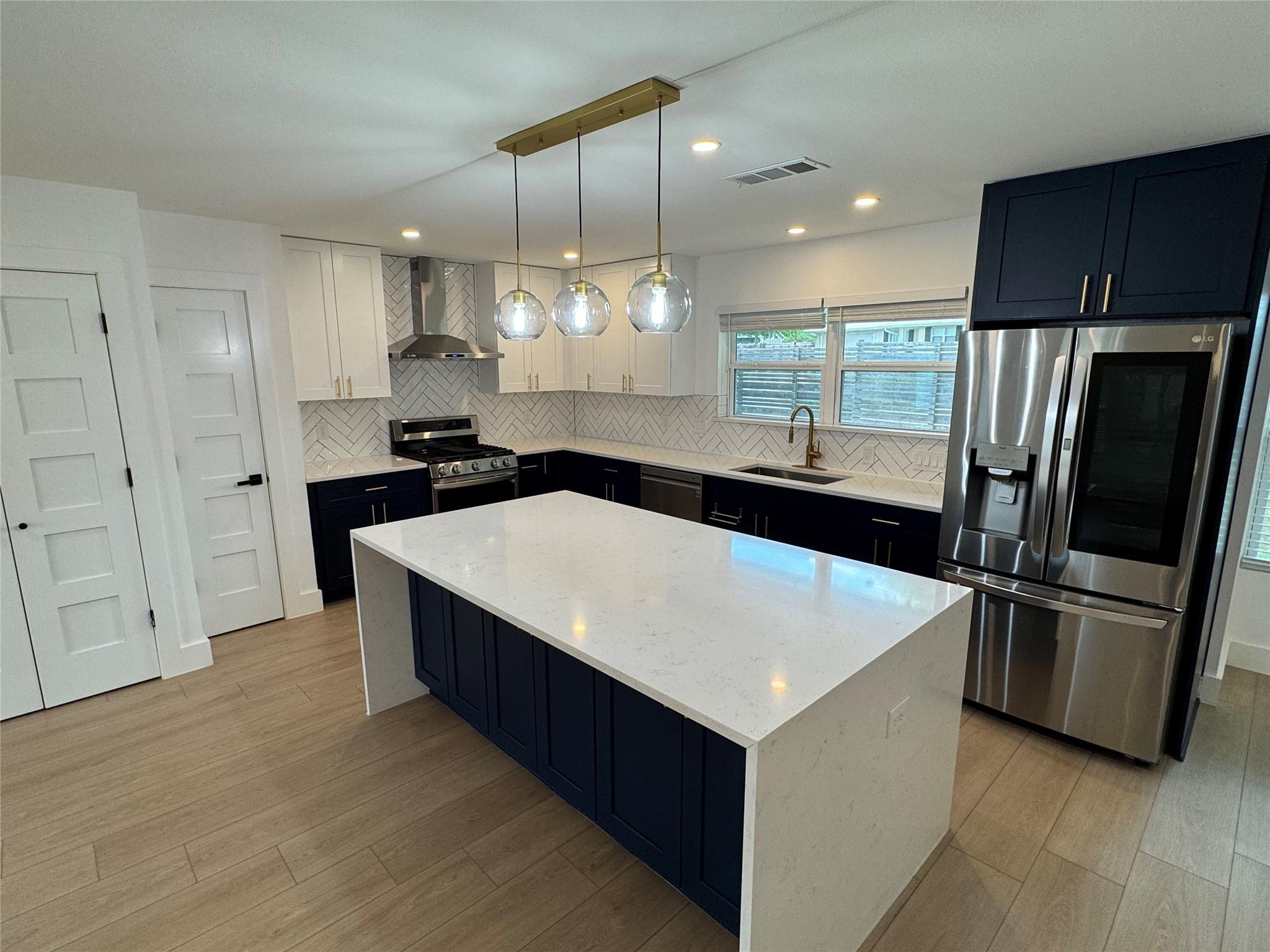 5805 N Hampton Dr, Austin, TX 78723