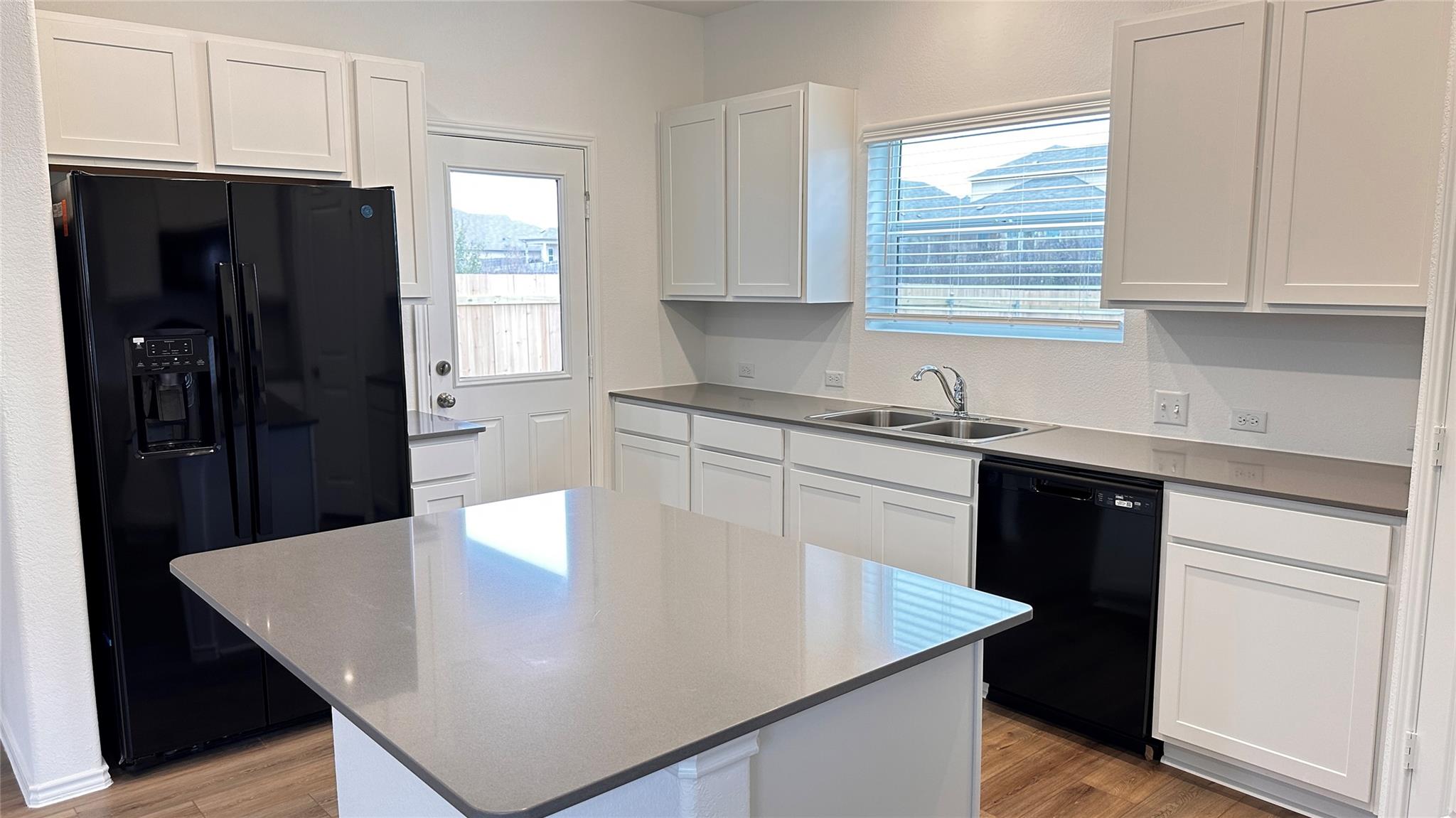 138 Milliner Loop, Hutto, TX 78634