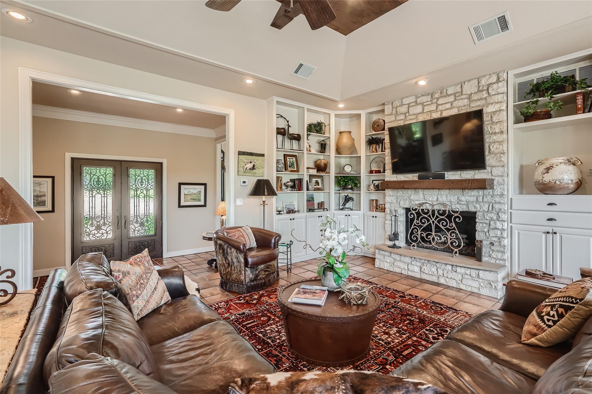 2405 Sailboat Pass Pass, Spicewood, TX 78669