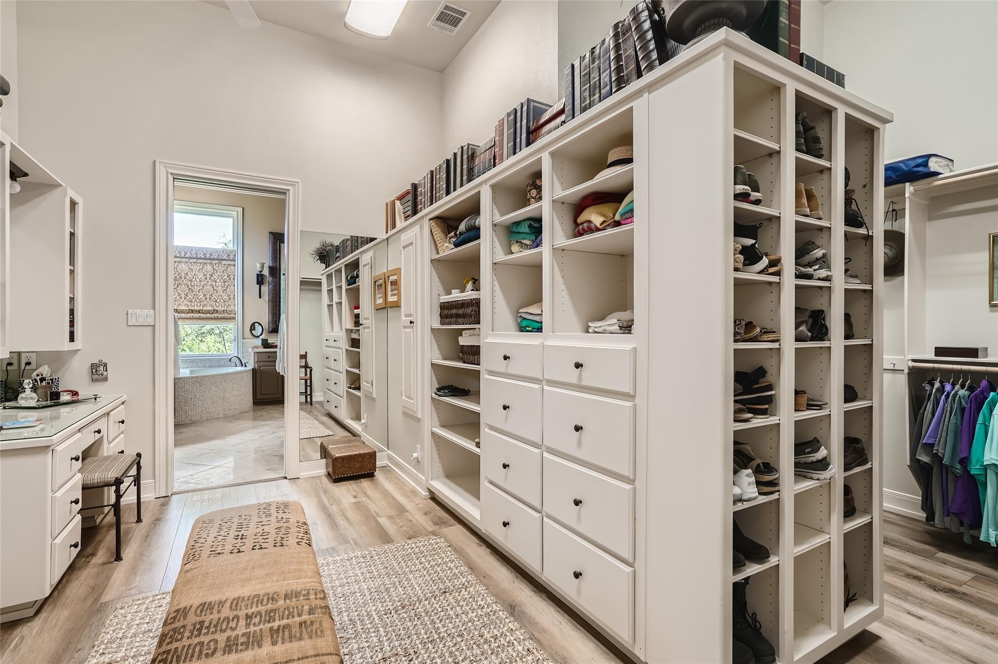 2405 Sailboat Pass Pass, Spicewood, TX 78669