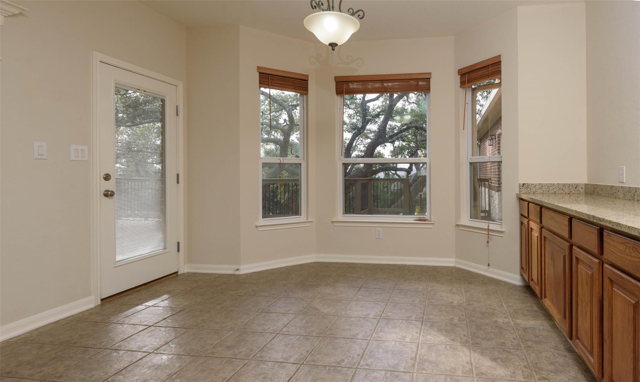 1617 Mountain Springs Rnch, Canyon Lake, TX 78133