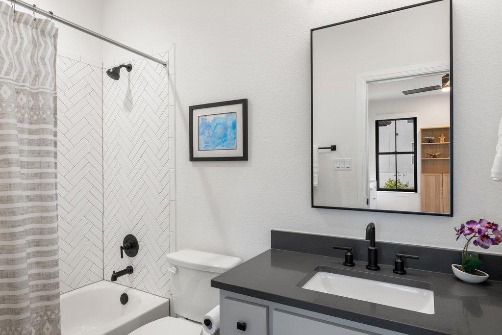 6900 Davenport Divide Rd, Austin, TX 78738