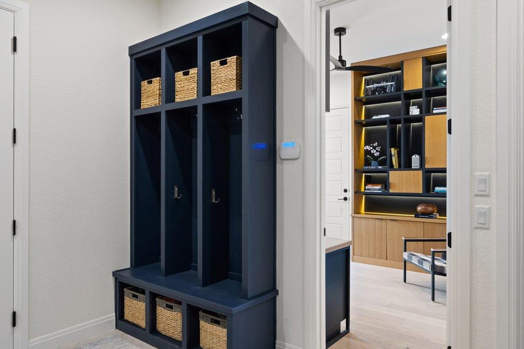 6900 Davenport Divide Rd, Austin, TX 78738