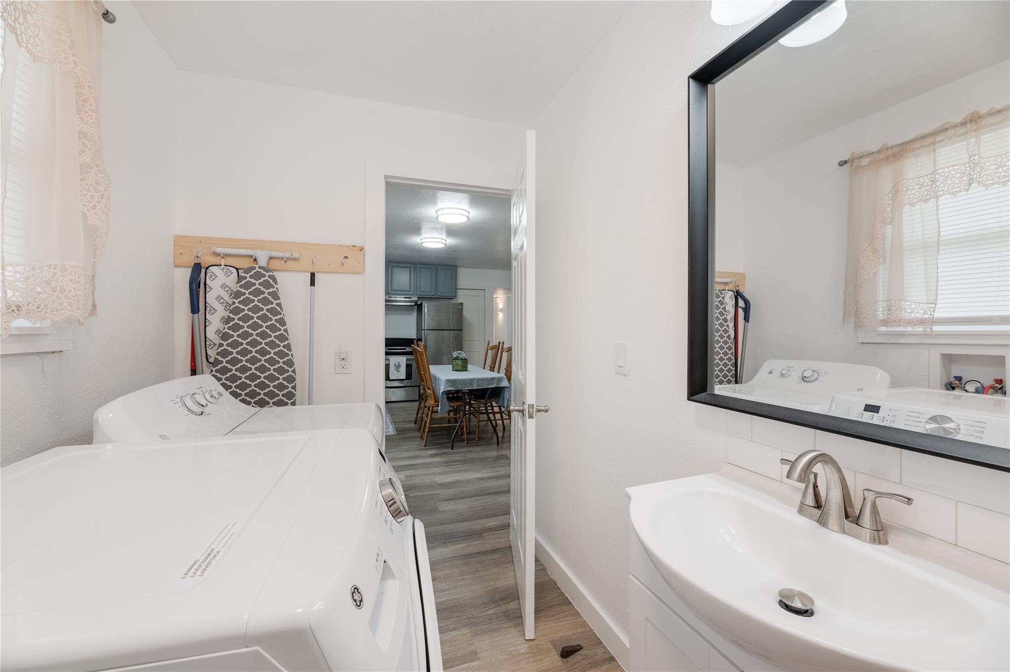 445 W Vaughan St, Bertram, TX 78605