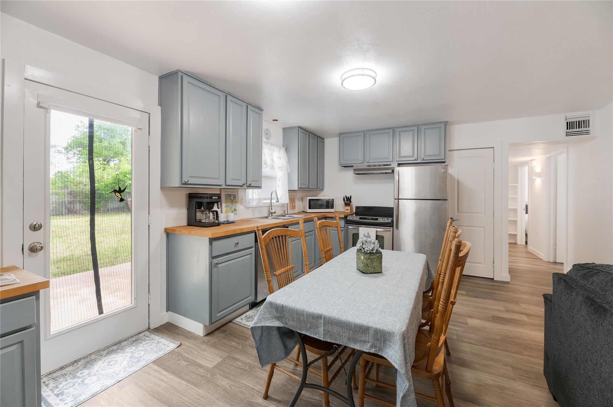 445 W Vaughan St, Bertram, TX 78605