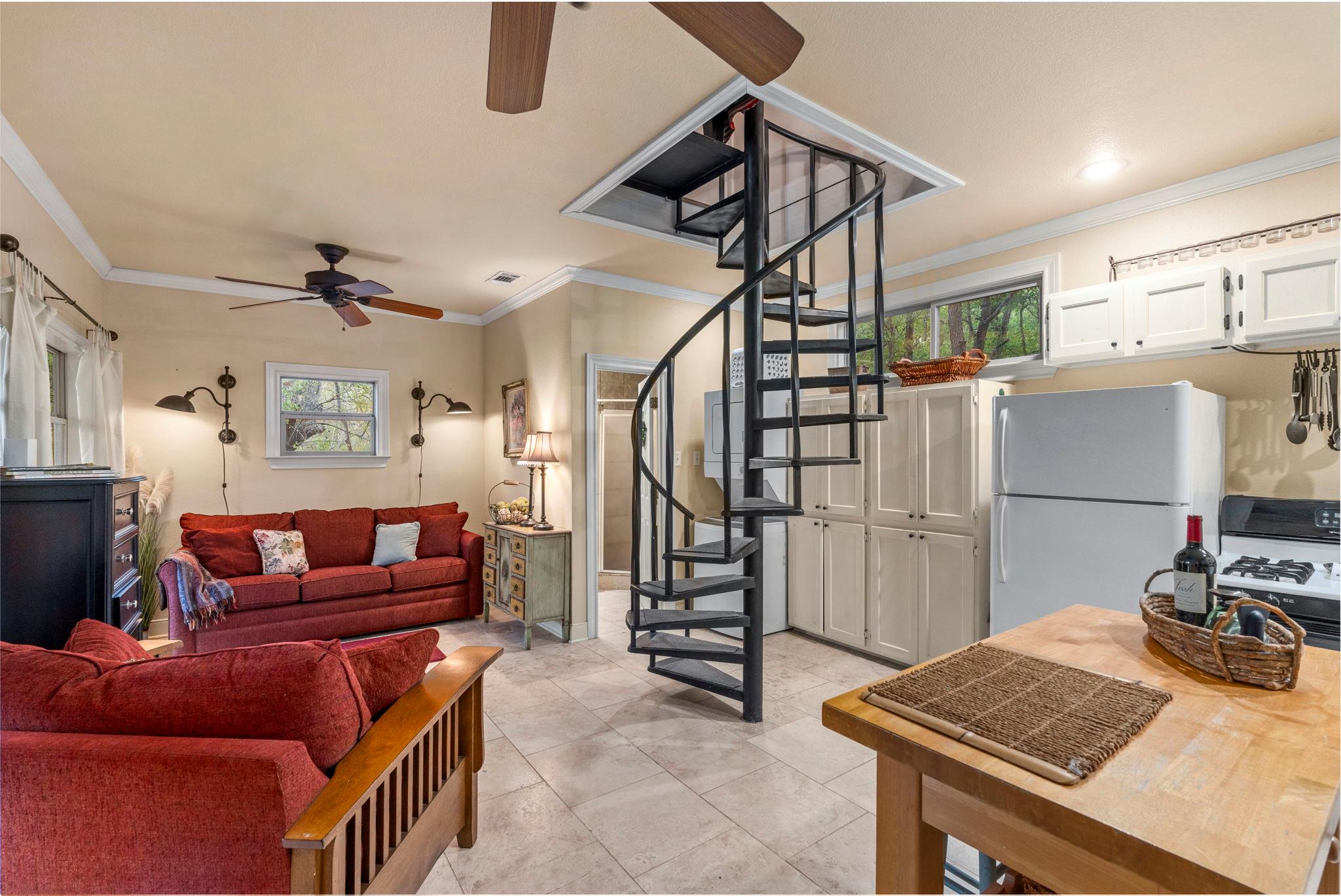 200 Red Bird Ln, Kingsbury, TX 78638