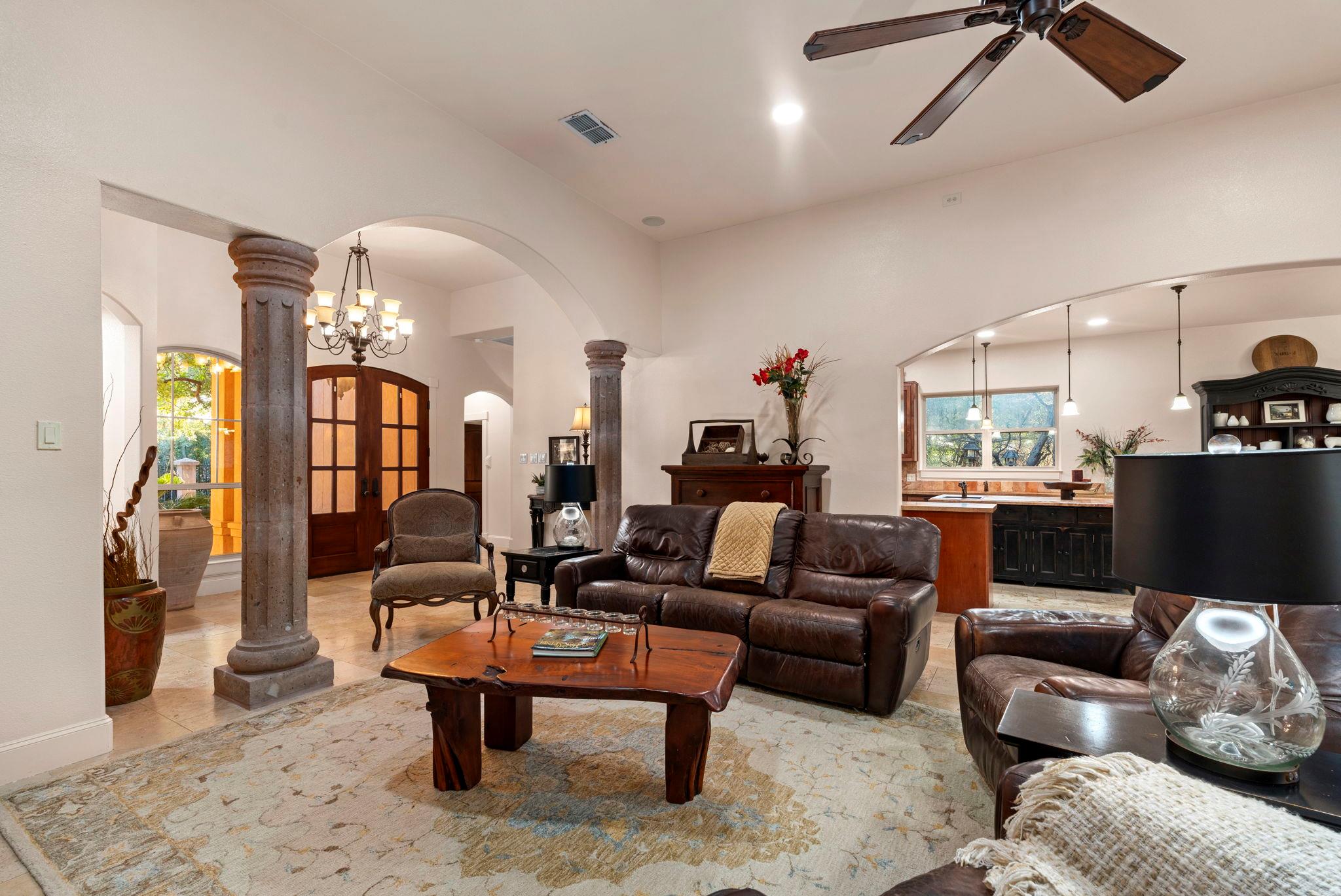 200 Red Bird Ln, Kingsbury, TX 78638