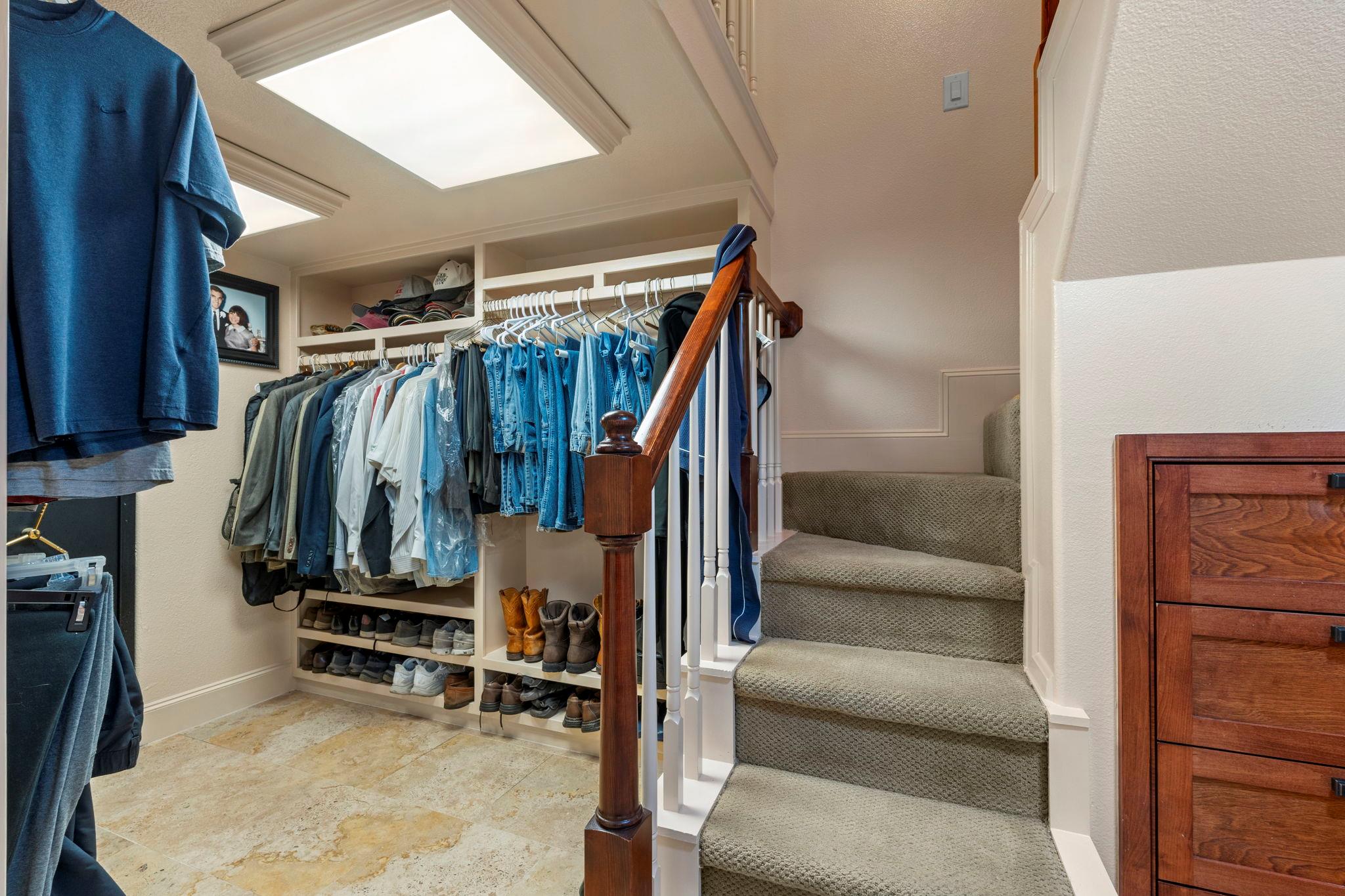 200 Red Bird Ln, Kingsbury, TX 78638