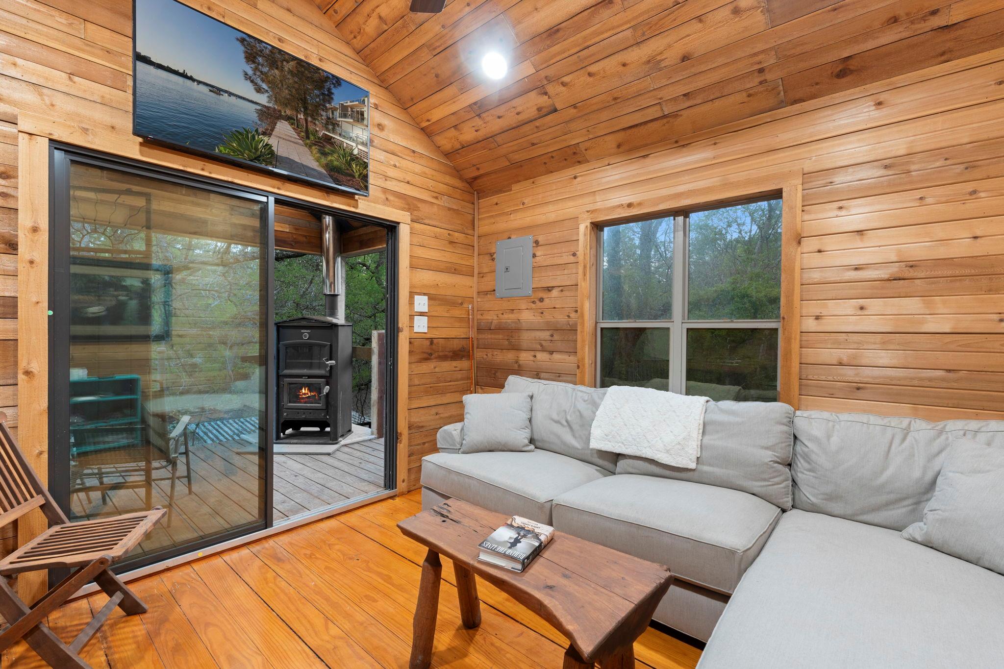 200 Red Bird Ln, Kingsbury, TX 78638