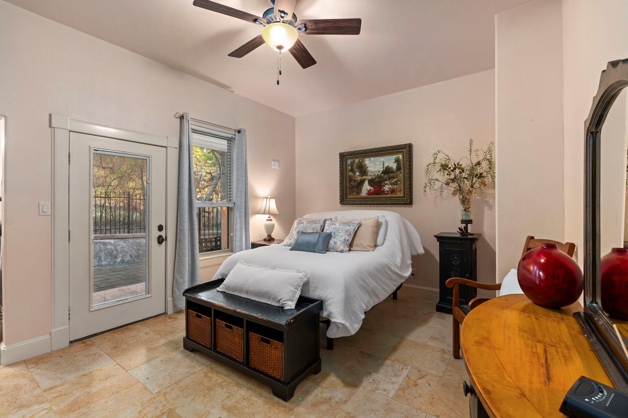 200 Red Bird Ln, Kingsbury, TX 78638