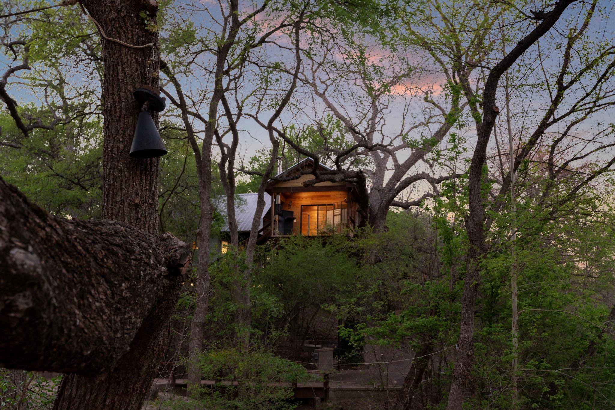 200 Red Bird Ln, Kingsbury, TX 78638