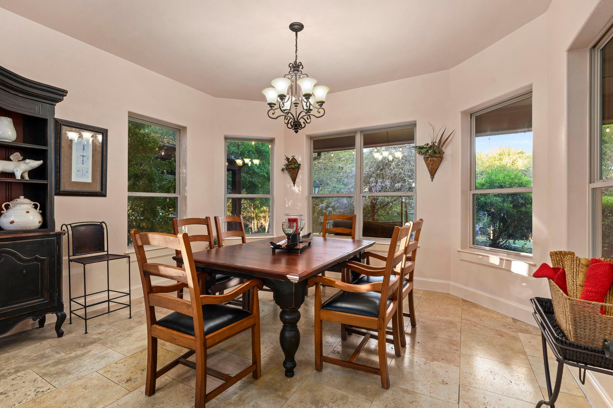 200 Red Bird Ln, Kingsbury, TX 78638