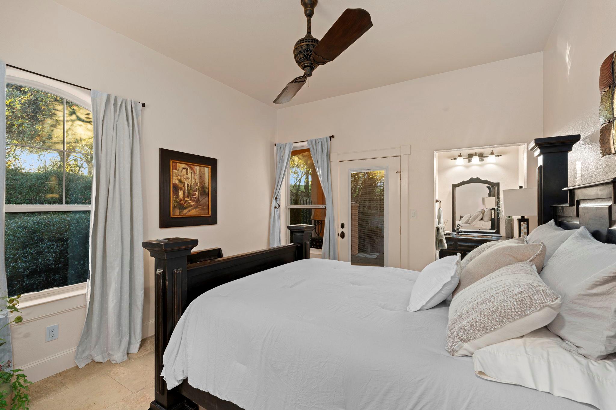 200 Red Bird Ln, Kingsbury, TX 78638