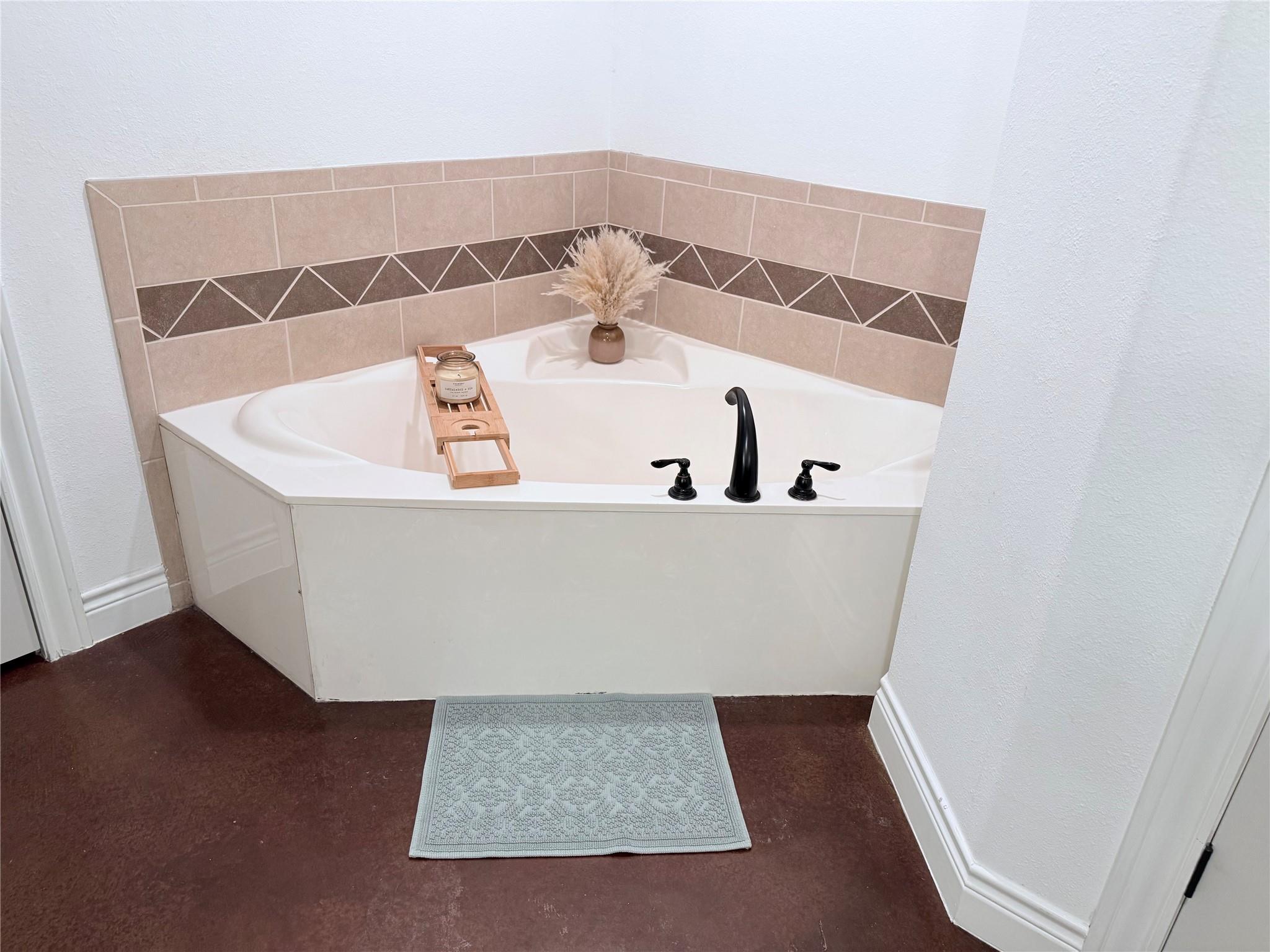 252 Sunday Dr, Burnet, TX 78611