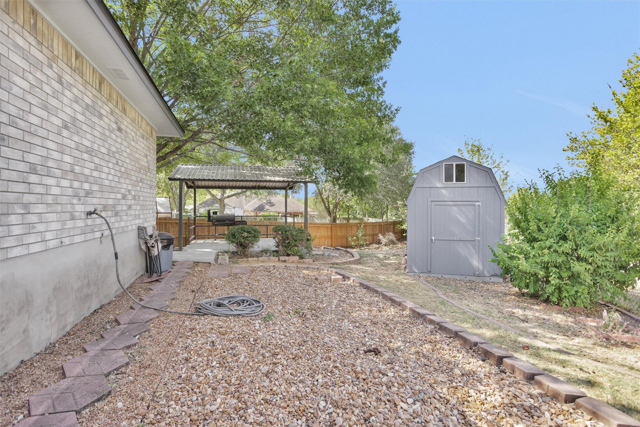 1906 Round Table, New Braunfels, TX 78130