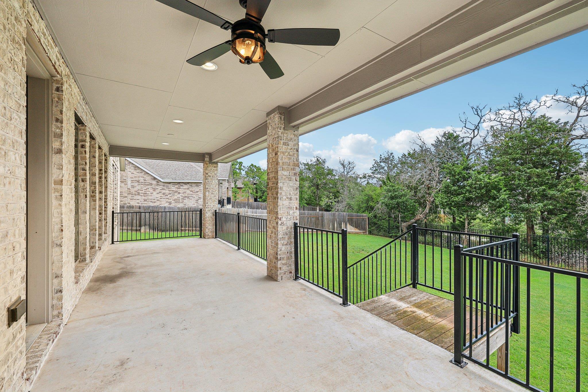 131 Kellogg Ln, Bastrop, TX 78602