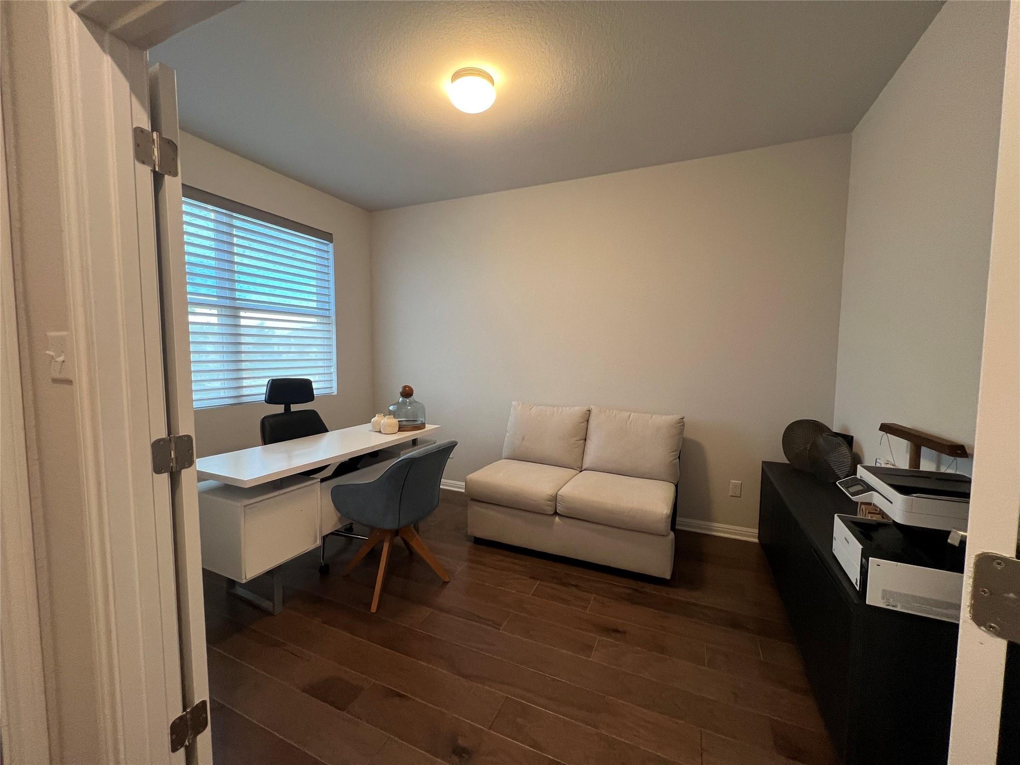 107 Hornbill Dr, Hutto, TX 78634