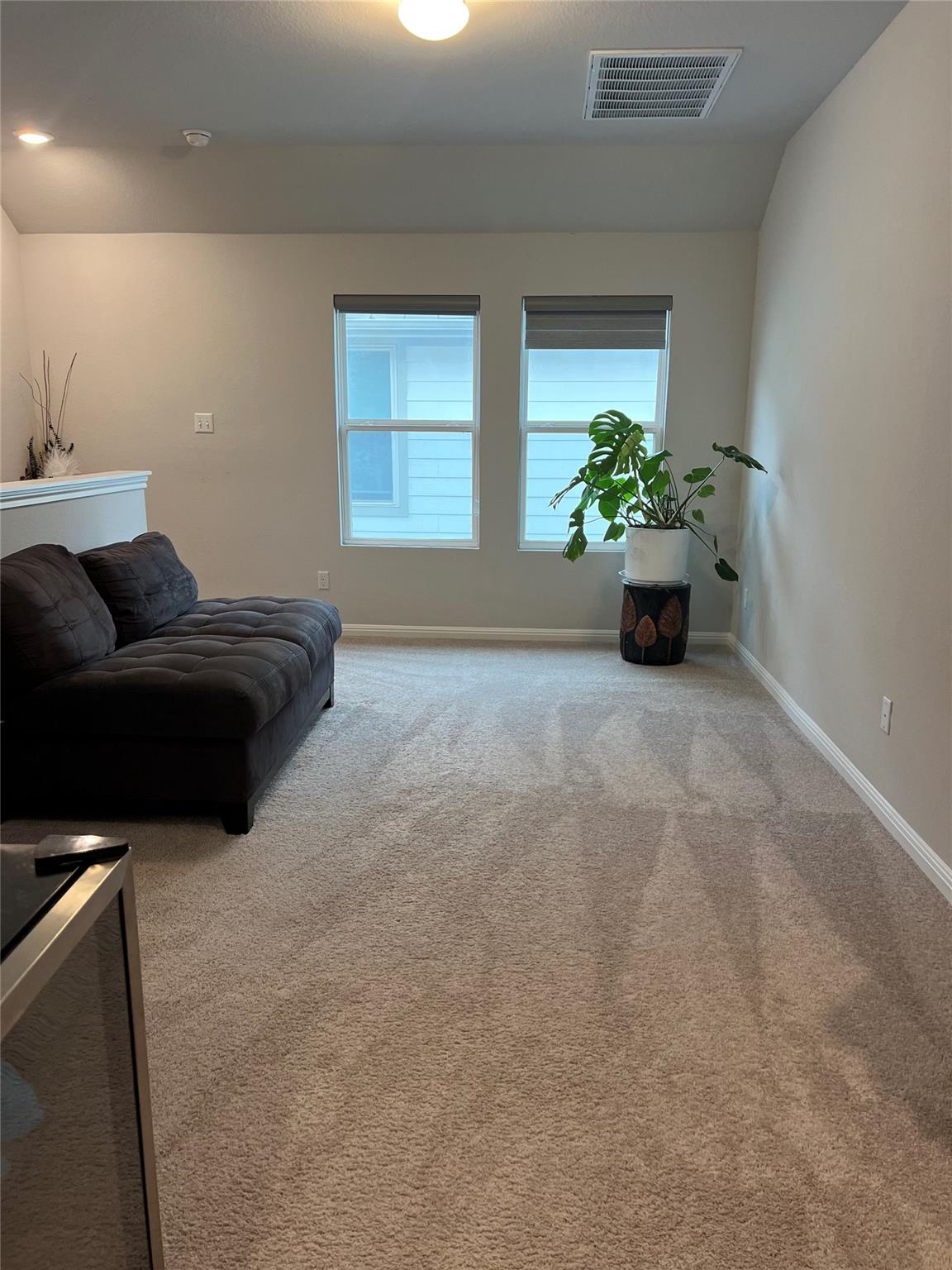 107 Hornbill Dr, Hutto, TX 78634