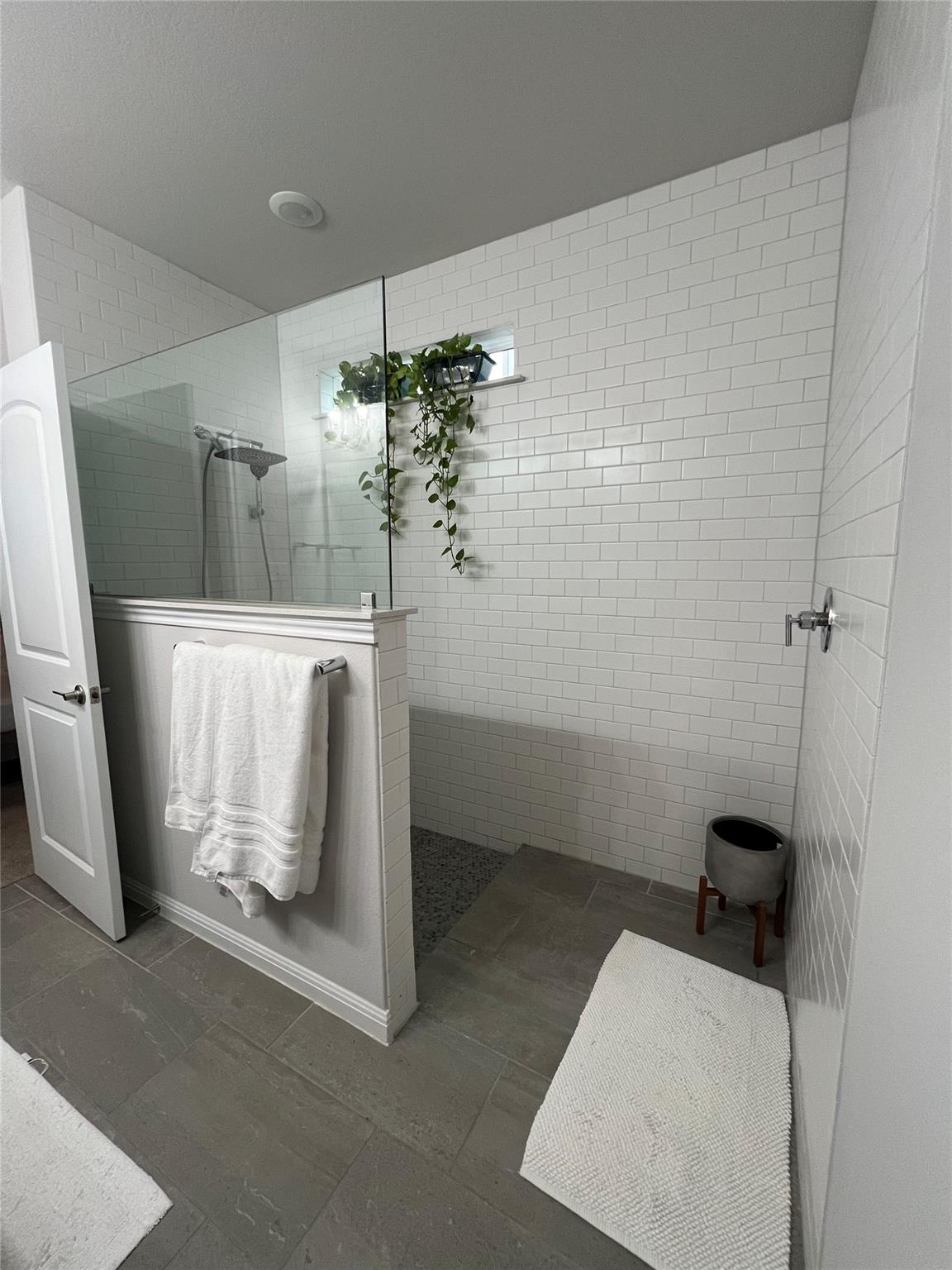 107 Hornbill Dr, Hutto, TX 78634