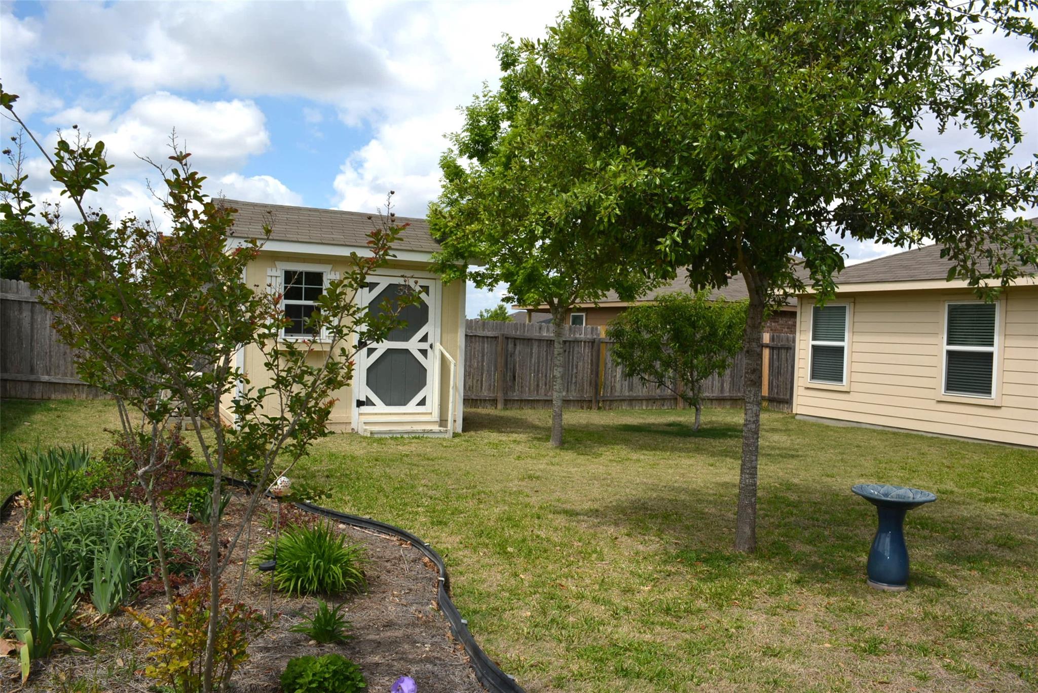 1522 Wedgewood Cv, Lockhart, TX 78644