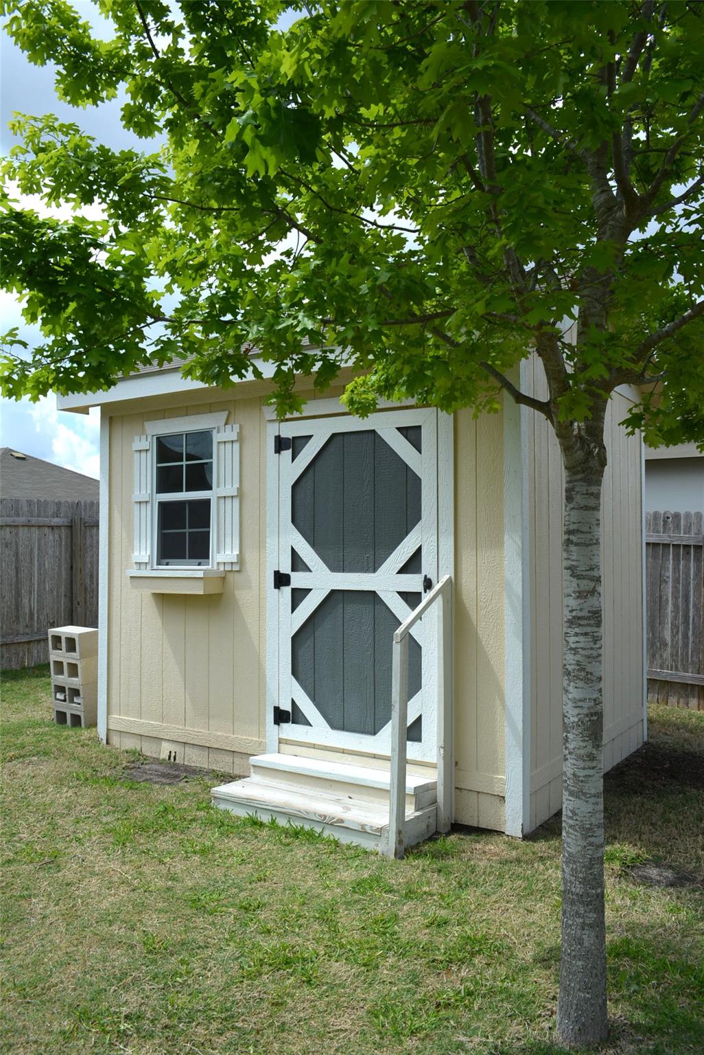 1522 Wedgewood Cv, Lockhart, TX 78644