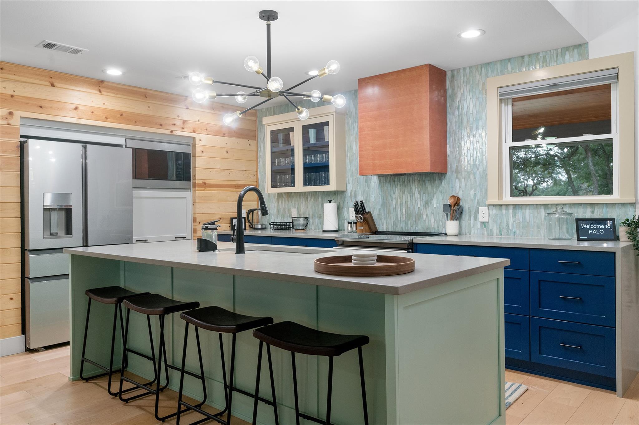 1100 Live Oak Rd, Leander, TX 78641